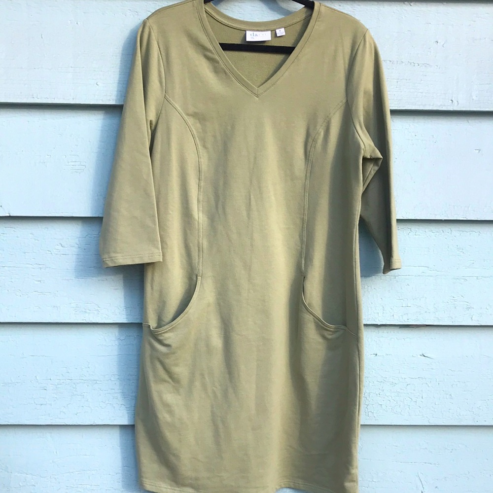 D & CO olive green casual dress size M/L